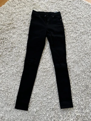 Jeans  - dr denim jeans som är i ett fint skick, som nya. Nypris 499kr