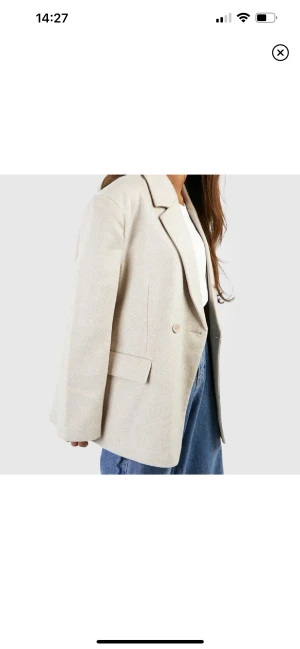 Kappa i ULL - Storlek 40 men passar också 36-38 beroende på hur man vill den ska sitta. Aldrig använd. 