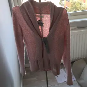 Odd Molly cardigan har knappt andvänts tror det är small men är inte säker