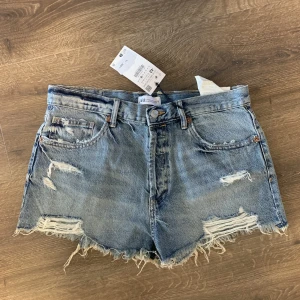 Zara low waist jeansshorts - Helt nya med lapp