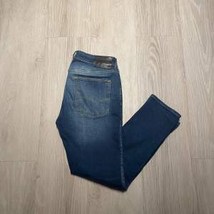 Säljer dessa Henry Choice jeans. Skick 9/10, pris kan diskuteras vid snabb affär. Nypris 1399kr