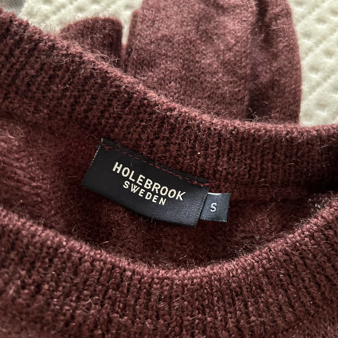 Stickad vinröd tröja från holebrook sweden - 91
