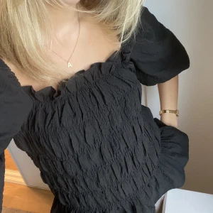 Blus - Blus med puffärmar 