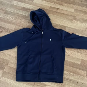Polo Ralph Lauren zip  - Polo tech tröja i perfekt skick 800 eller bud