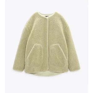 Teddyjacka zara - Finaste teddyjackan från zara som tyvärr inte kommer till användning ❤️ storlek M! Färgen är något mörkare än bilden på hemsidan dsv 🙏🏼