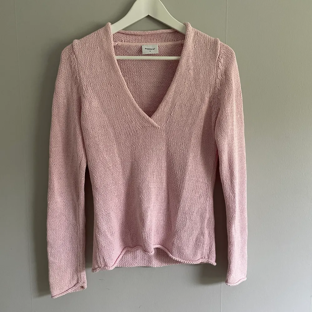 Jätte fin rosa tröja från Boomerang som är perfekt nu till hösten 🕯️🩷🤙 jag postar gärna . Tröjor & Koftor.