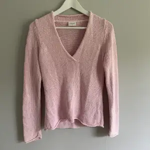 Jätte fin rosa tröja från Boomerang som är perfekt nu till hösten 🕯️🩷🤙 jag postar gärna 