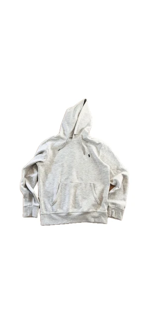 Ralph lauren hoodie - Ralph lauren hoodie i storlek s. Knappt använd, skick 9,5/10. Tveka inte på att fråga.