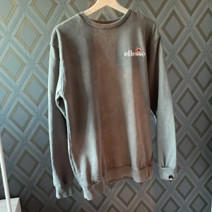 Tröja  - Tröja från Ellesse i mycket bra skick Oversized passform