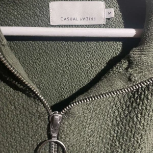 Zip tröja Pondus - Fin halv zip från pondus, skick 8/10 Nypris: 799