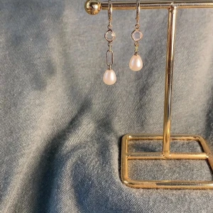 Sthlmstilsmycken  - Så snygga örhängen  Köp för 119kr/st  Eller  200kr/par  Modell 077