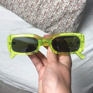 Gröna glasögon köpta på Urban outfitters (I bra skick)