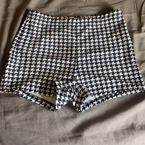 Shorts - Supersnygga rutiga shorts i strl xs, aldrig använda