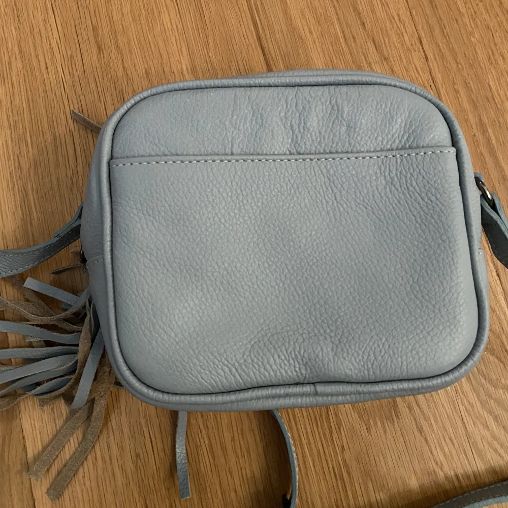 brand new crossbody purse from Santa Lolla 🤍 light blue. Väskor.