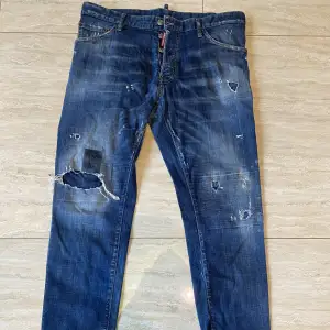 Dsquared2 jeans size 56  Cond: 8.5/10  Pris: 800kr  100% äkta, dem är använda 2-3 gånger. Pm mig för mer info och bilder 