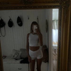 Pyjamsset - Säljer detta pyjamsatsetet💖otroligt skönt matrial, i super bra sick också💞💞