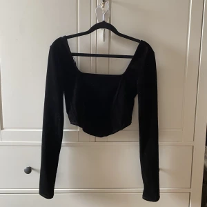 Festtopp i sammet - Topp från HM 