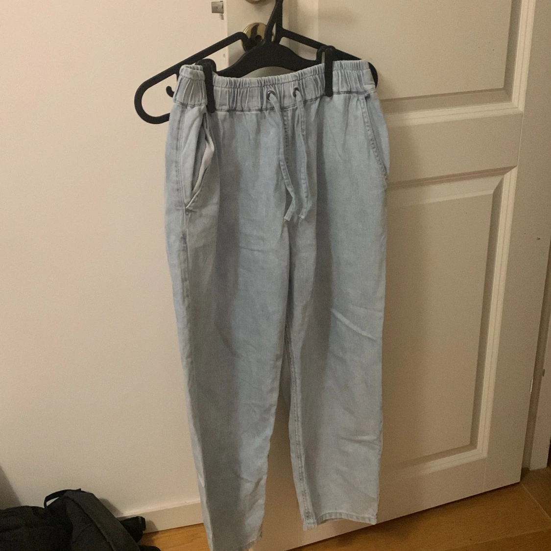 Ljusblåa barn jeans i st 146