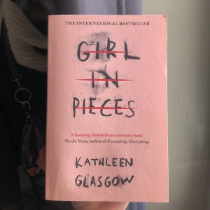 Girl in pieces - Bok av Kathleen Glasgow, “Girl in pieces”🫶🏼