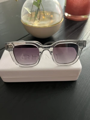 Chimi solglasögon  - Aldrig använda chimi grey 04