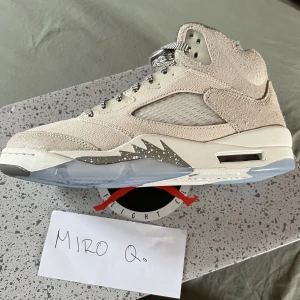 Air Jordan 5 Retro SE 'Craft' - Endast sälj!!!  Helt nya / Äkta skor Original låda och kvitto medföljer. Skriv om du har frågor om priset, flera bilder, etc. Va inte blyg ☺️