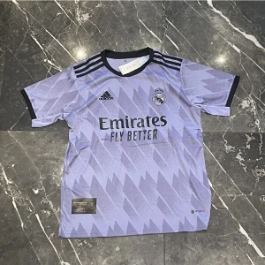 Real Madrid Bortatröja  - Real Madrid Bortatröja  Strl: M Nyskick med tagg på 