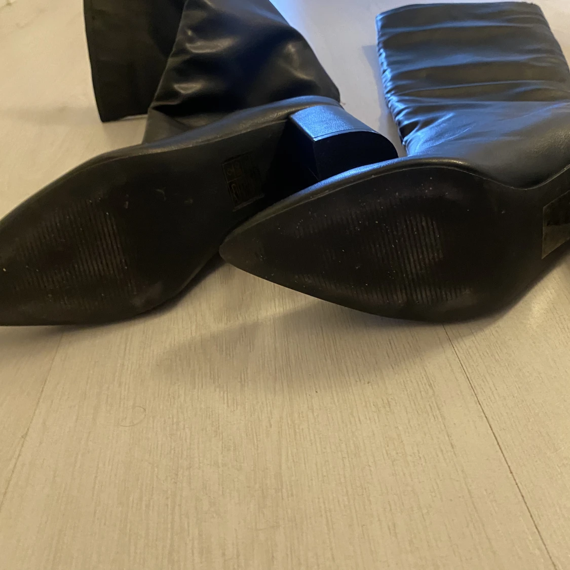 Högklackade boots  - 91