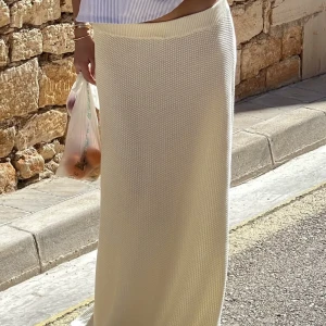 Djerf avemue kjol -   Finaste kjolen från djerf avenue, nypris 1099kr  Strl M men passar både S och M 🧚🏼‍♀️🧚🏼‍♀️