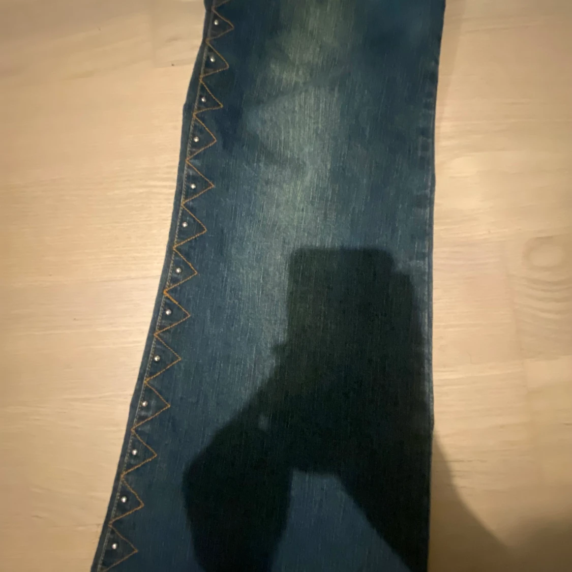 Vintage jeans med fina detaljer! - 90