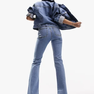 Jeans  - Nya jeans, endast använda 1 gång.