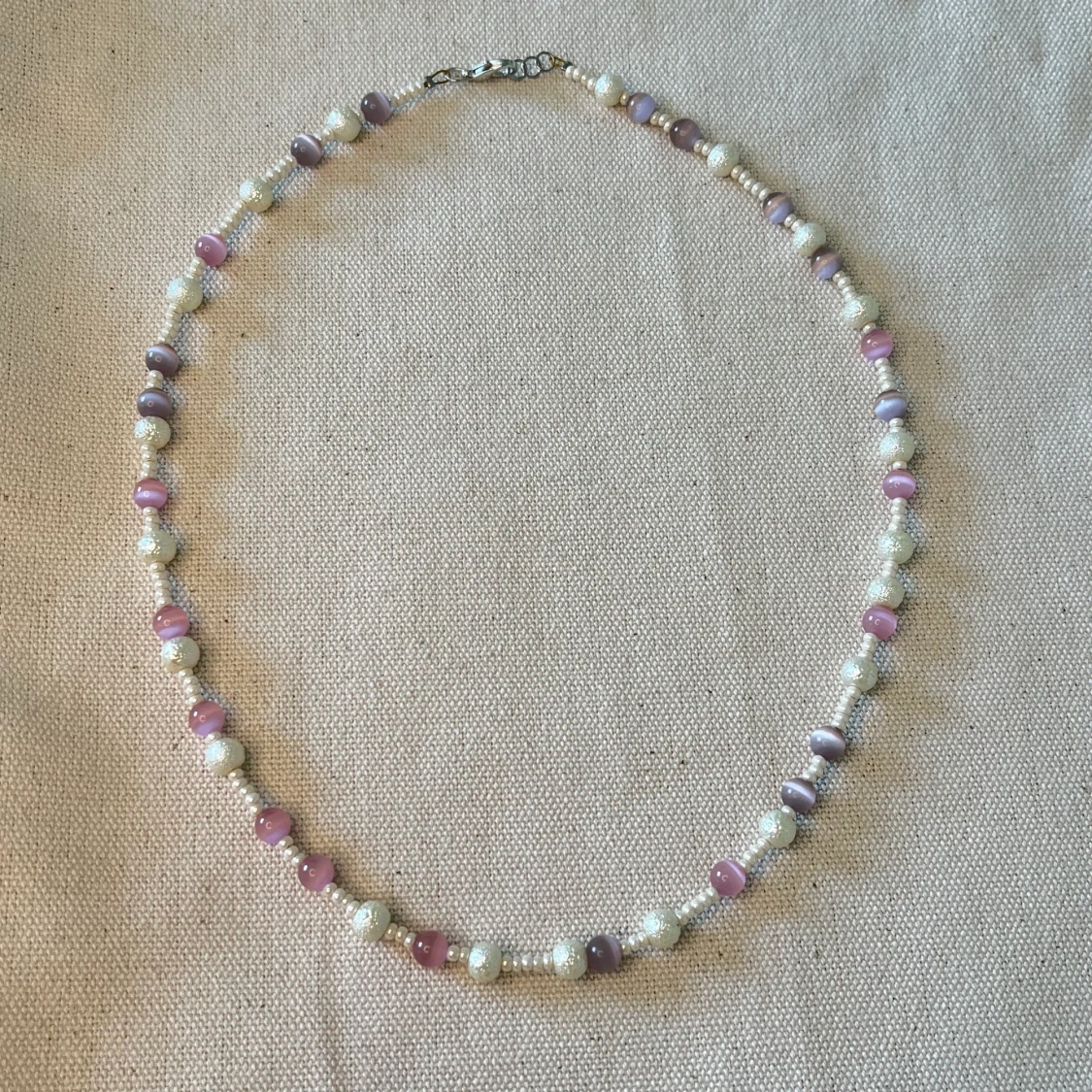 Rosa/lila pärlhalsband