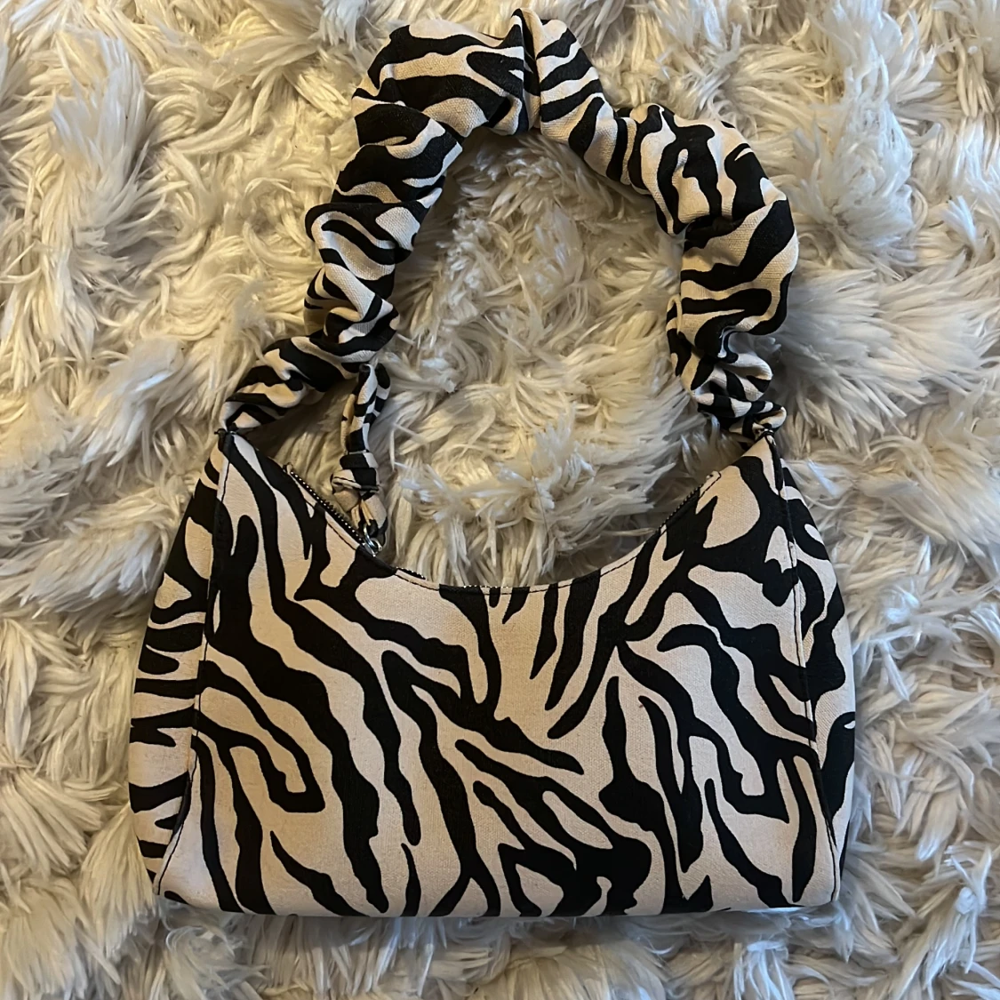 Zebra axelväska - 90