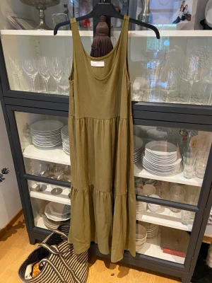 klänning strl M - Helt ny, mjuk bomull