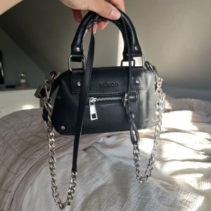 Väska - Superfin väska från nunoo🥰 nypris ca 1200❣️