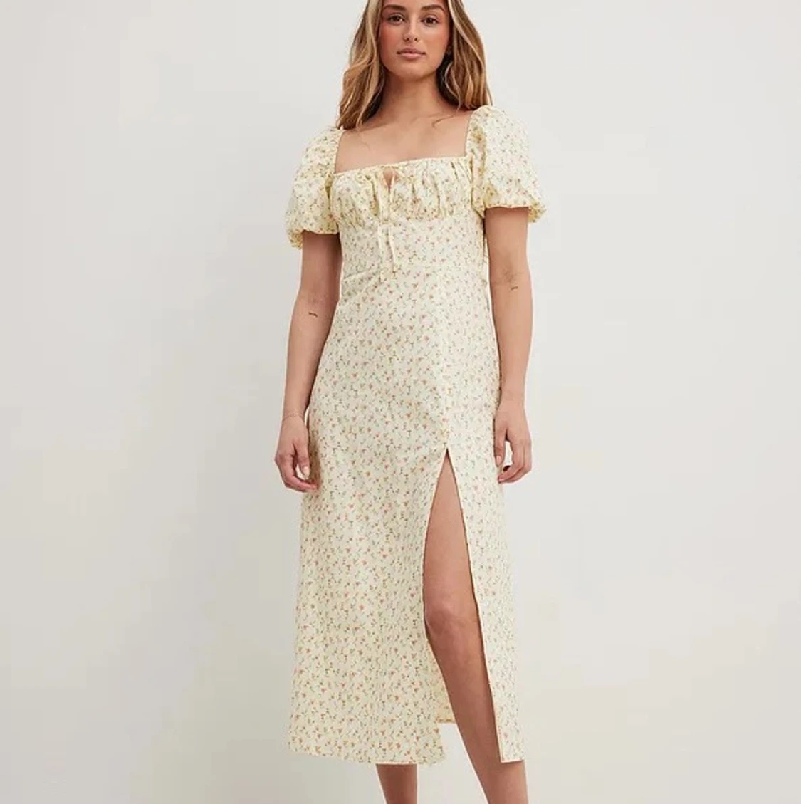 Sommarklänning puffärm Strl 34 NY 