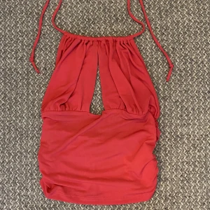 Fin topp - Säljer min rosa topp med öppen rygg från gina aldrig använd💕