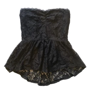 Bandeau topp med svart spets - Söt tubtopp/ bandeautopp från ginatricot strl S