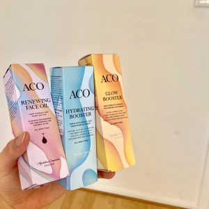 Aco serum - Hej!  Säljer Aco glow booster, hydrating booster och renewing face oil. Endast provade och kartong finns kvar! Säljer då jag föredrar och har mina Clinique produkter. 100kr/st eller alla för 300 och då bjuder jag på frakten!