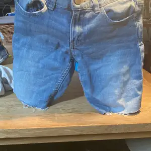 Blåa vanliga jeans shorts 