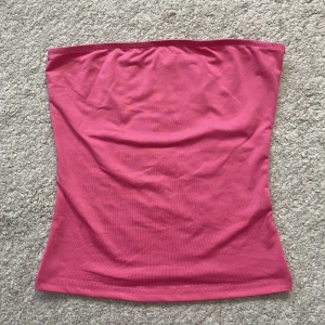 Rosa tubtopp  - Rosa tubtopp från shein💗 Aldrig använd så nytt skick! 