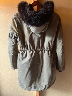 Jackor - Säljer mina jackor! Främst för vinter, Billiga 250kr    ✤ Nästan helt nya, nästan aldrig använda ✤  Storlekarna är M,  ”Vill komma överens Swish betalning för kunna skicka varan” Kontanter och annan sätt går diskuteras:)