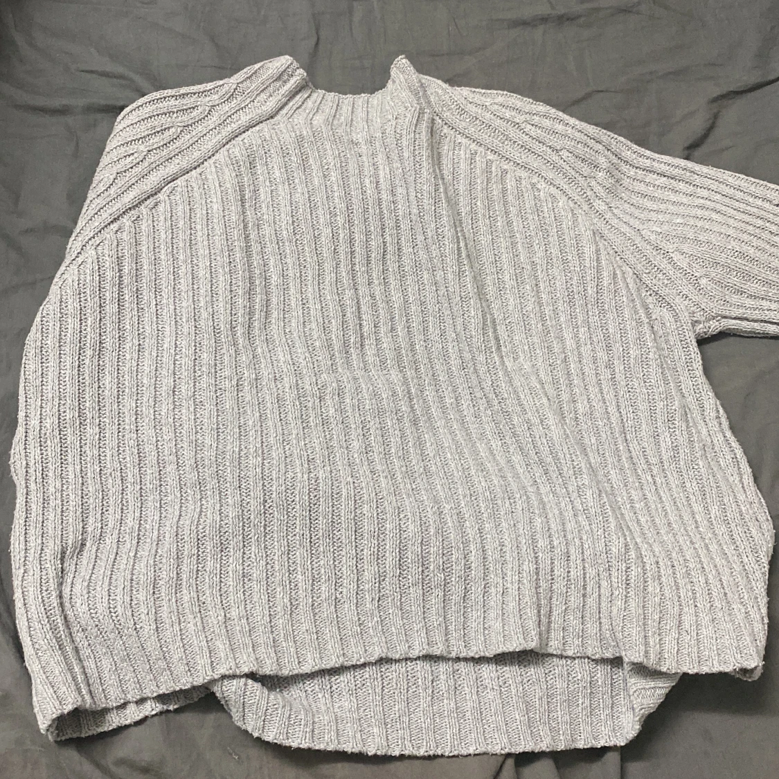 En tjock tröja till vinter passar på sommaren också  - 90