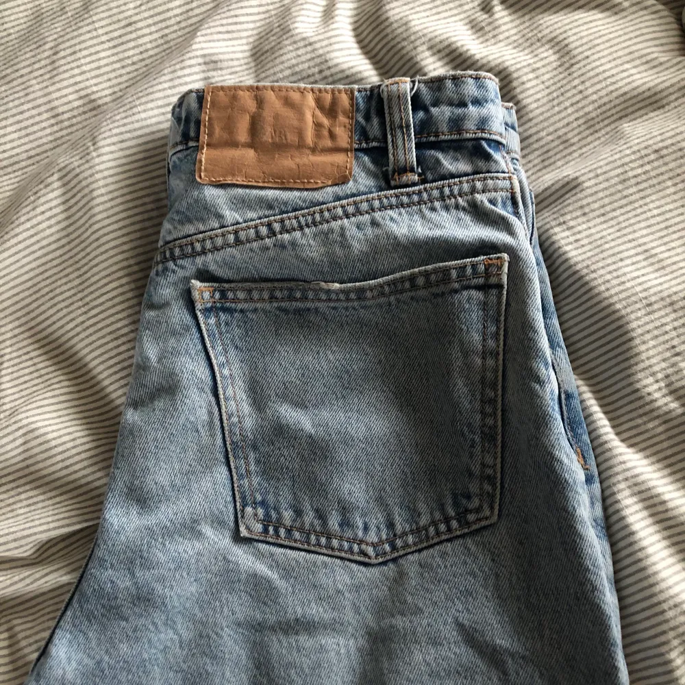 Zara jeans low/mid waist 🤍. Jeans & Byxor.