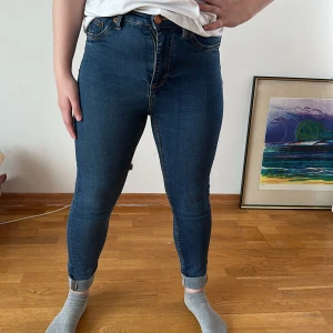 Jeans - Ett par fina jeans som inte längre kommer till användning. Är från Lager 157