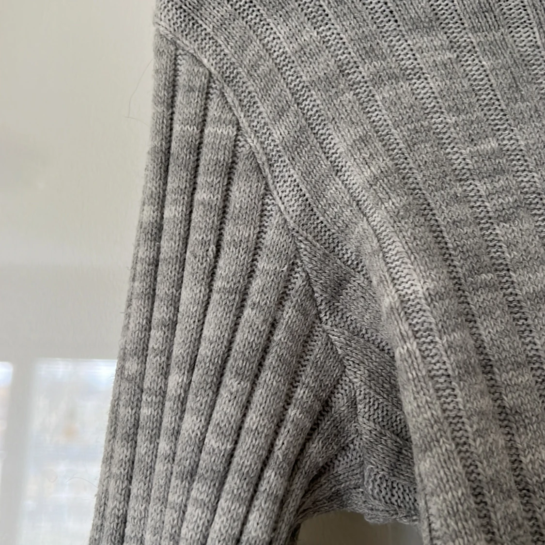 Stickad croppad tröja  - 90