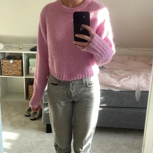Stickad tröja - Säljer denna söta stickade tröjan från zara💖💖
