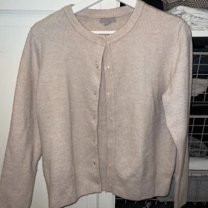 kofta - superfin ljusrosa stickad kofta från h&m knappt använd stl M 