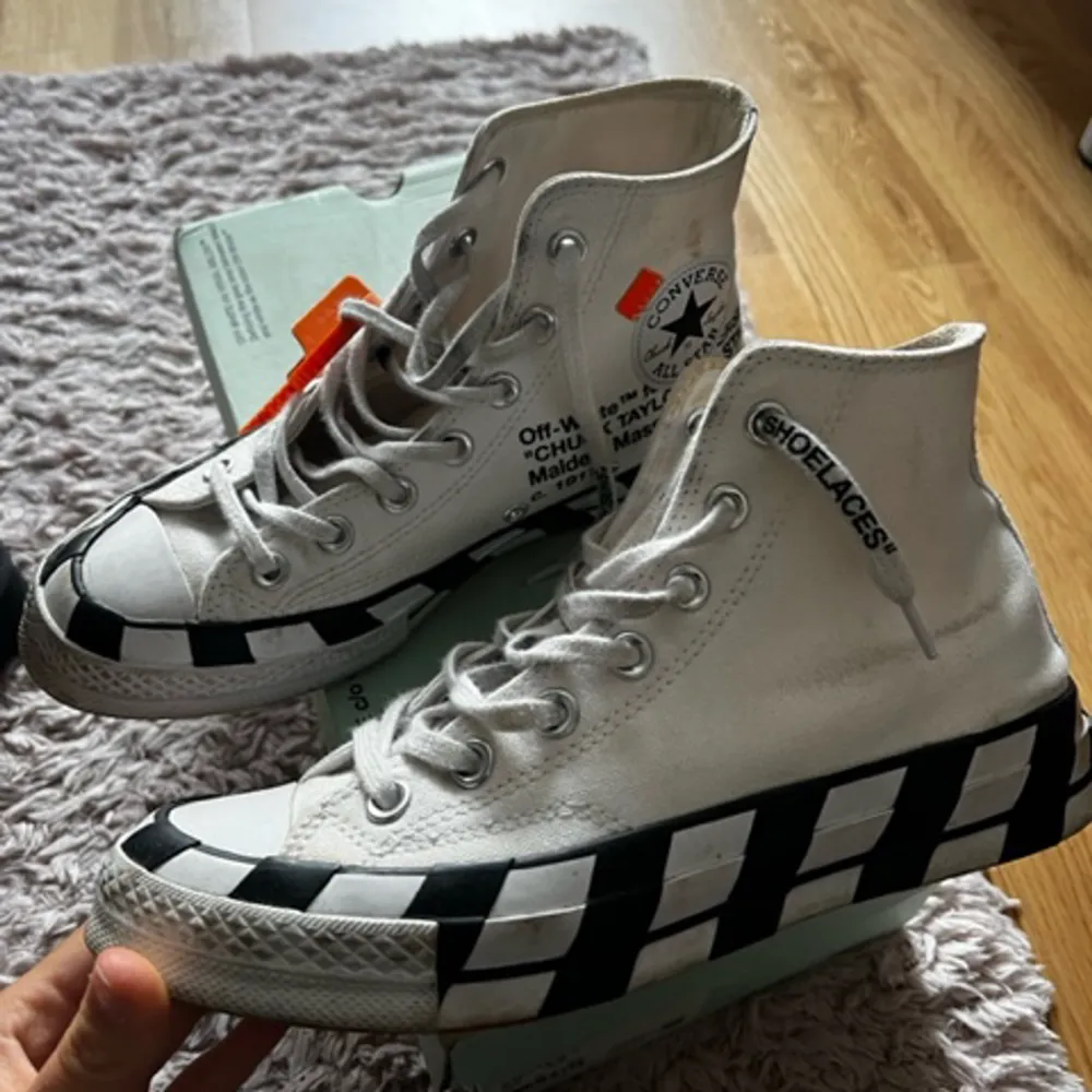 Off White x Converse limited edition sneakers Storlek 38  Originalbox och kvitto ingår Sparsamt använda, se bilder. Skor.