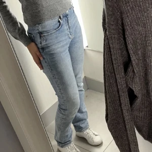 Jeans - Raka byxor från fina tricot säljes. Kom privat för mer information 💕