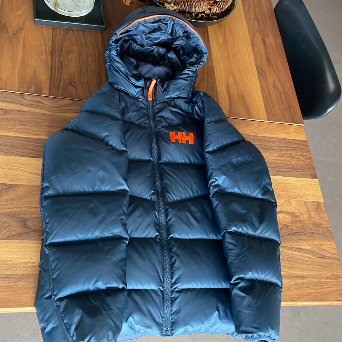 Mörkblå Helly Hansen Dunjacka